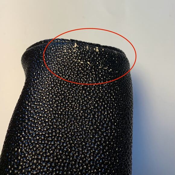 Kendra Scott Travel Case / Cosmetic Bag in Sting Ray Black Pebbled Leather - Picture 5 of 7